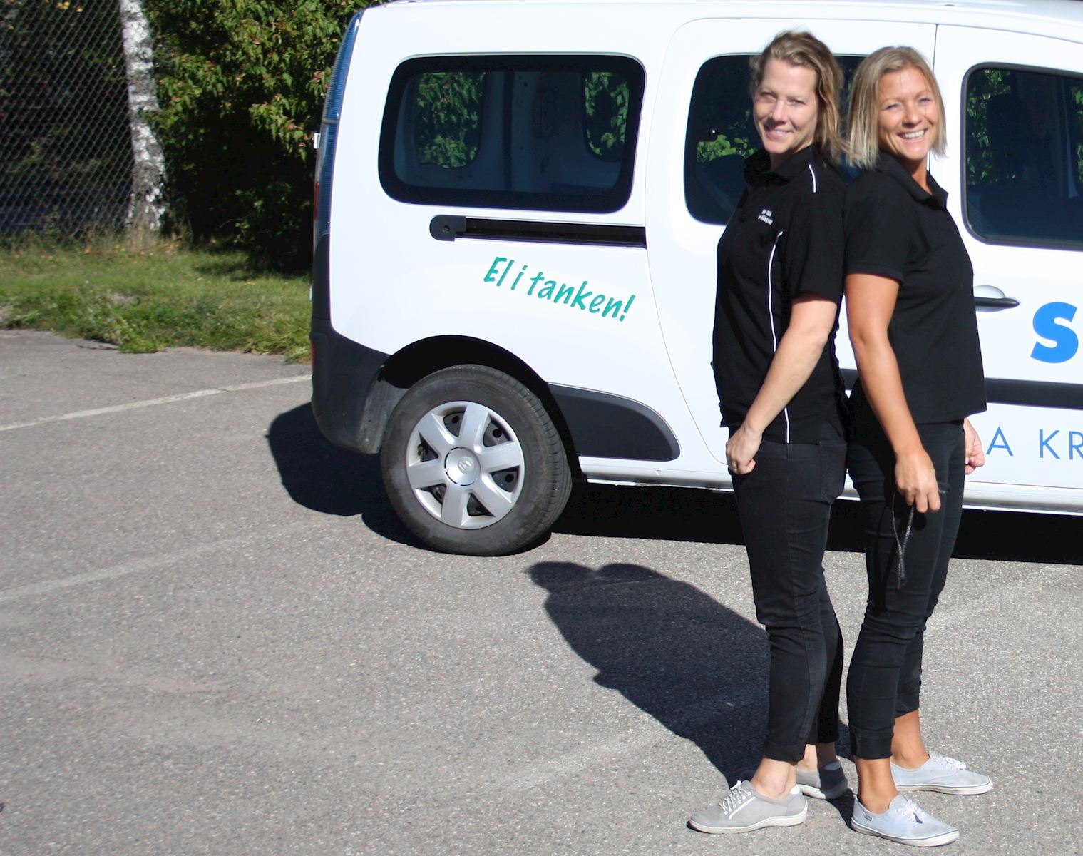 Bild påMari Rydqvist och Sofia Ekblom vid energi- och klimatrådgivningen i Sala.